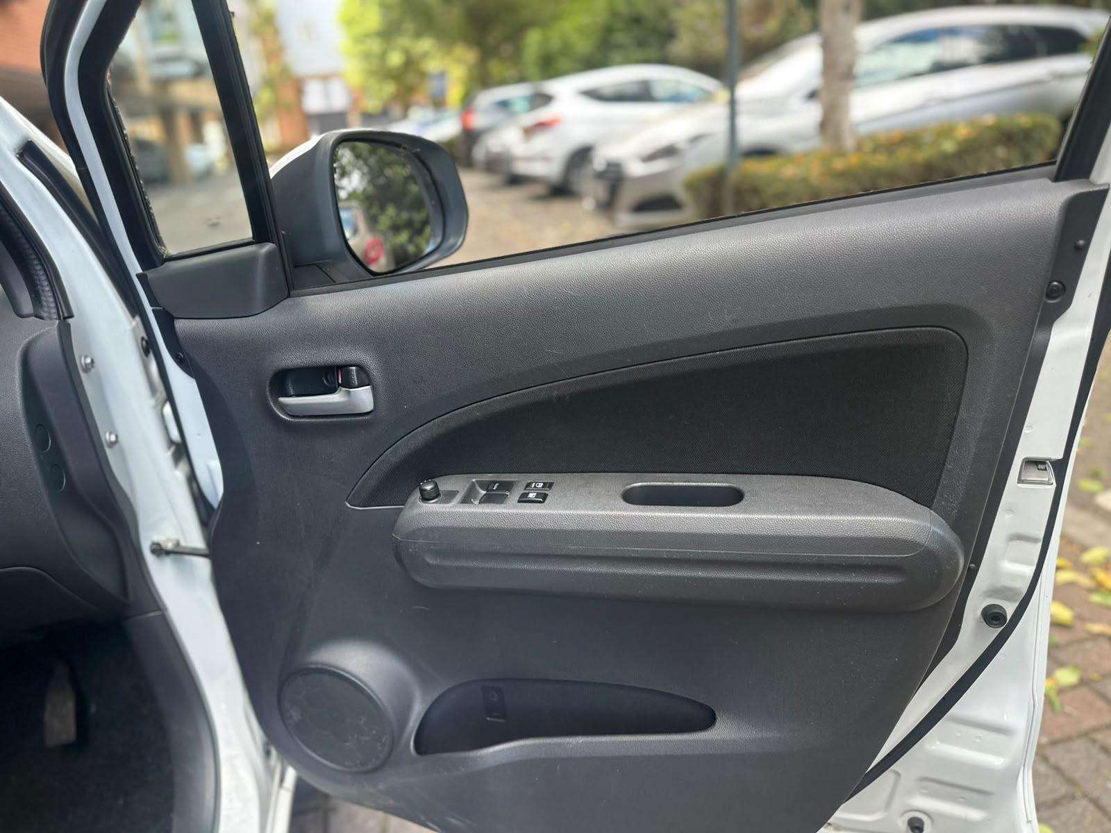 2014 SUZUKI SPLASH 2014 SUZUKI SPLASH