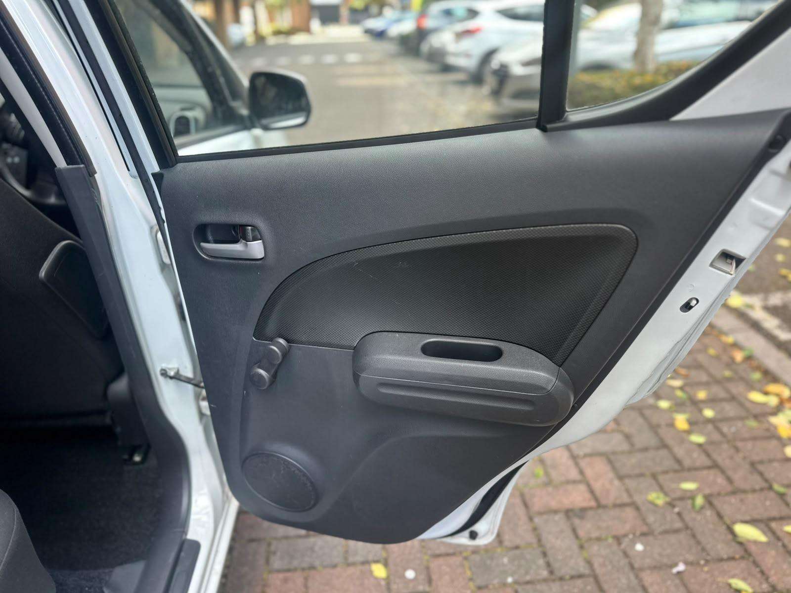 2014 SUZUKI SPLASH 2014 SUZUKI SPLASH