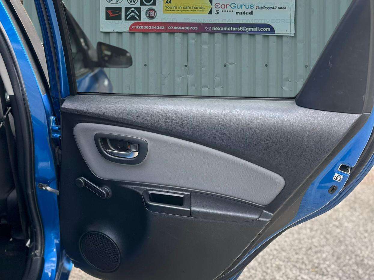 2016 TOYOTA YARIS 2016 TOYOTA YARIS