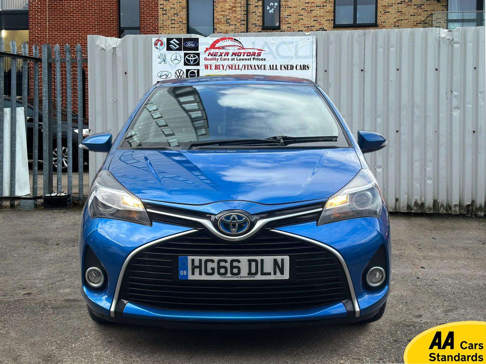 A 2016 TOYOTA YARIS 1.5 VVT-h Icon Hatchback 5dr Petrol Hybrid E-CVT Euro 6 (101 ps) A 2016 TOYOTA YARIS 1.5 VVT-h Icon Hatchback 5dr Petrol Hybrid E-CVT Euro 6 (101 ps)