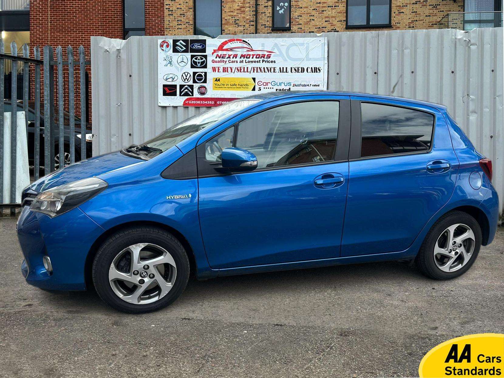 A 2016 TOYOTA YARIS 1.5 VVT-h Icon Hatchback 5dr Petrol Hybrid E-CVT Euro 6 (101 ps) A 2016 TOYOTA YARIS 1.5 VVT-h Icon Hatchback 5dr Petrol Hybrid E-CVT Euro 6 (101 ps)