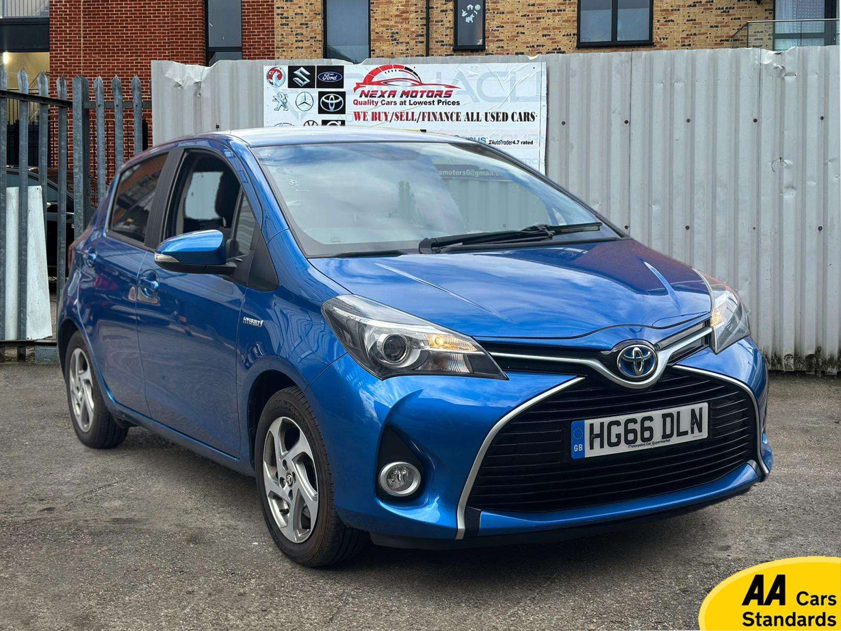A 2016 TOYOTA YARIS 1.5 VVT-h Icon Hatchback 5dr Petrol Hybrid E-CVT Euro 6 (101 ps) A 2016 TOYOTA YARIS 1.5 VVT-h Icon Hatchback 5dr Petrol Hybrid E-CVT Euro 6 (101 ps)