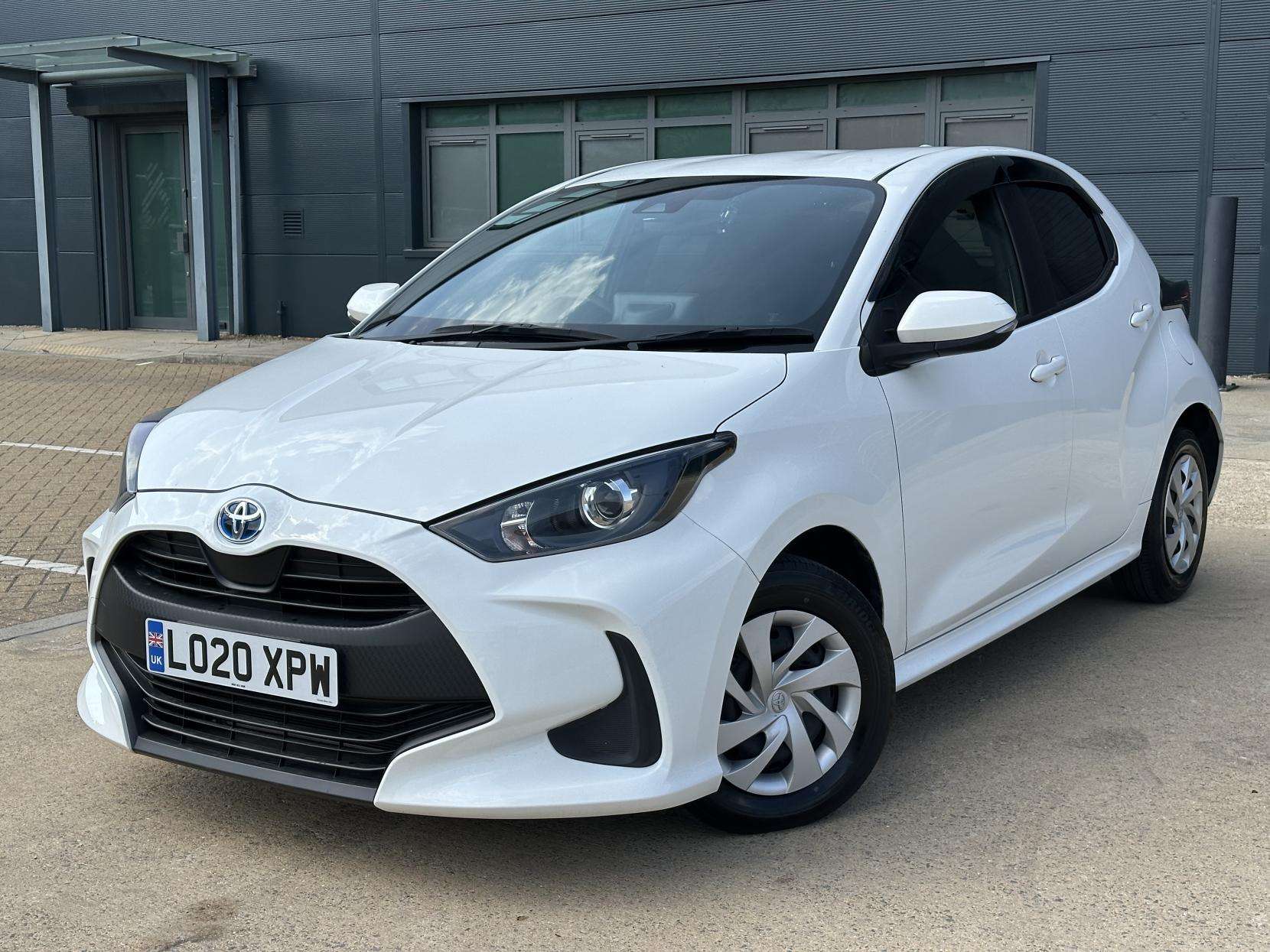 A 2020 TOYOTA YARIS 1.5 VVT-h Excel Hatchback 5dr Petrol Hybrid E-CVT Euro 6 (s/s) (130 ps) A 2020 TOYOTA YARIS 1.5 VVT-h Excel Hatchback 5dr Petrol Hybrid E-CVT Euro 6 (s/s) (130 ps)
