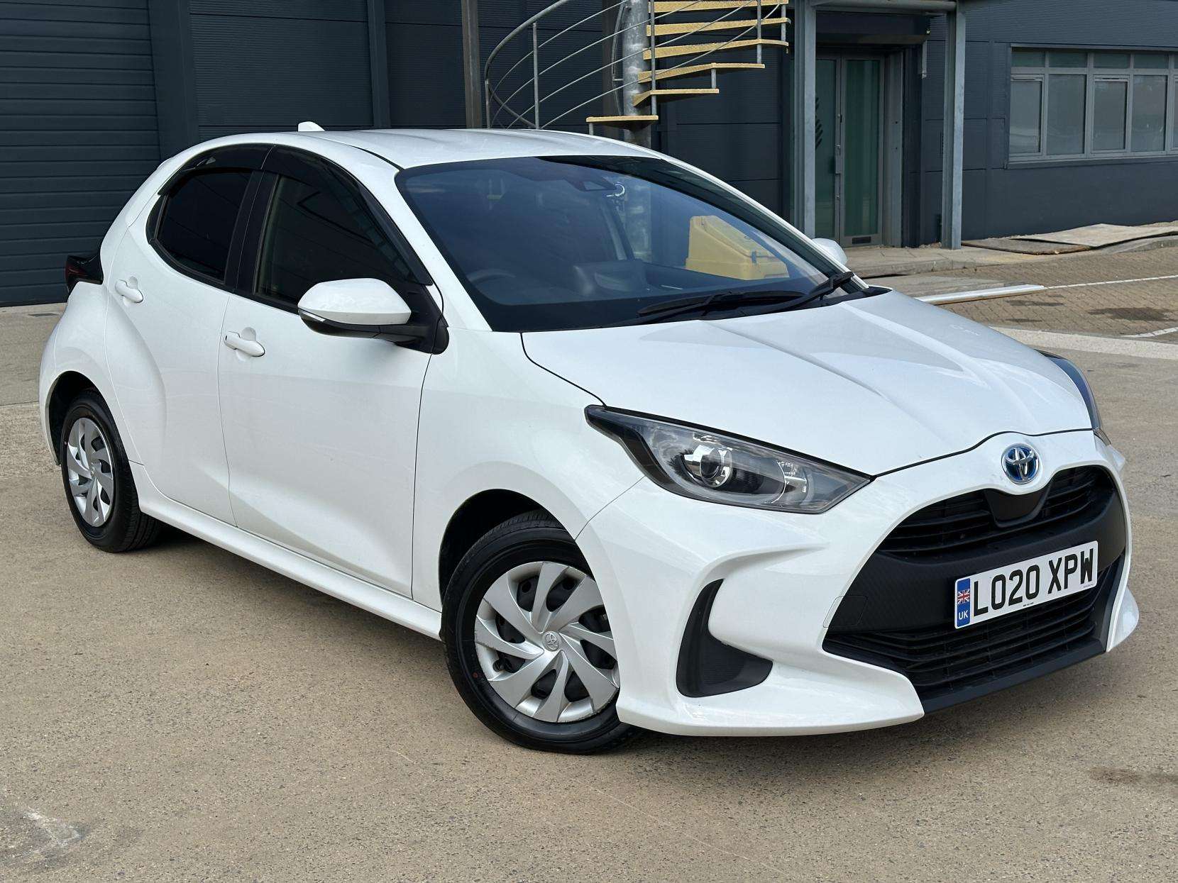 A 2020 TOYOTA YARIS 1.5 VVT-h Excel Hatchback 5dr Petrol Hybrid E-CVT Euro 6 (s/s) (130 ps) A 2020 TOYOTA YARIS 1.5 VVT-h Excel Hatchback 5dr Petrol Hybrid E-CVT Euro 6 (s/s) (130 ps)