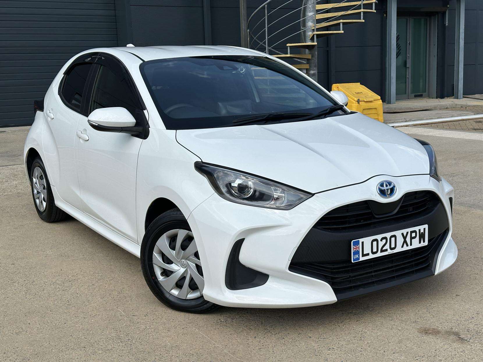 A 2020 TOYOTA YARIS 1.5 VVT-h Excel Hatchback 5dr Petrol Hybrid E-CVT Euro 6 (s/s) (130 ps) A 2020 TOYOTA YARIS 1.5 VVT-h Excel Hatchback 5dr Petrol Hybrid E-CVT Euro 6 (s/s) (130 ps)