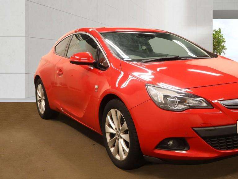 A 2015 VAUXHALL ASTRA GTC 1.4i Turbo SRi Coupe 3dr Petrol Auto Euro 6 (140 ps) A 2015 VAUXHALL ASTRA GTC 1.4i Turbo SRi Coupe 3dr Petrol Auto Euro 6 (140 ps)