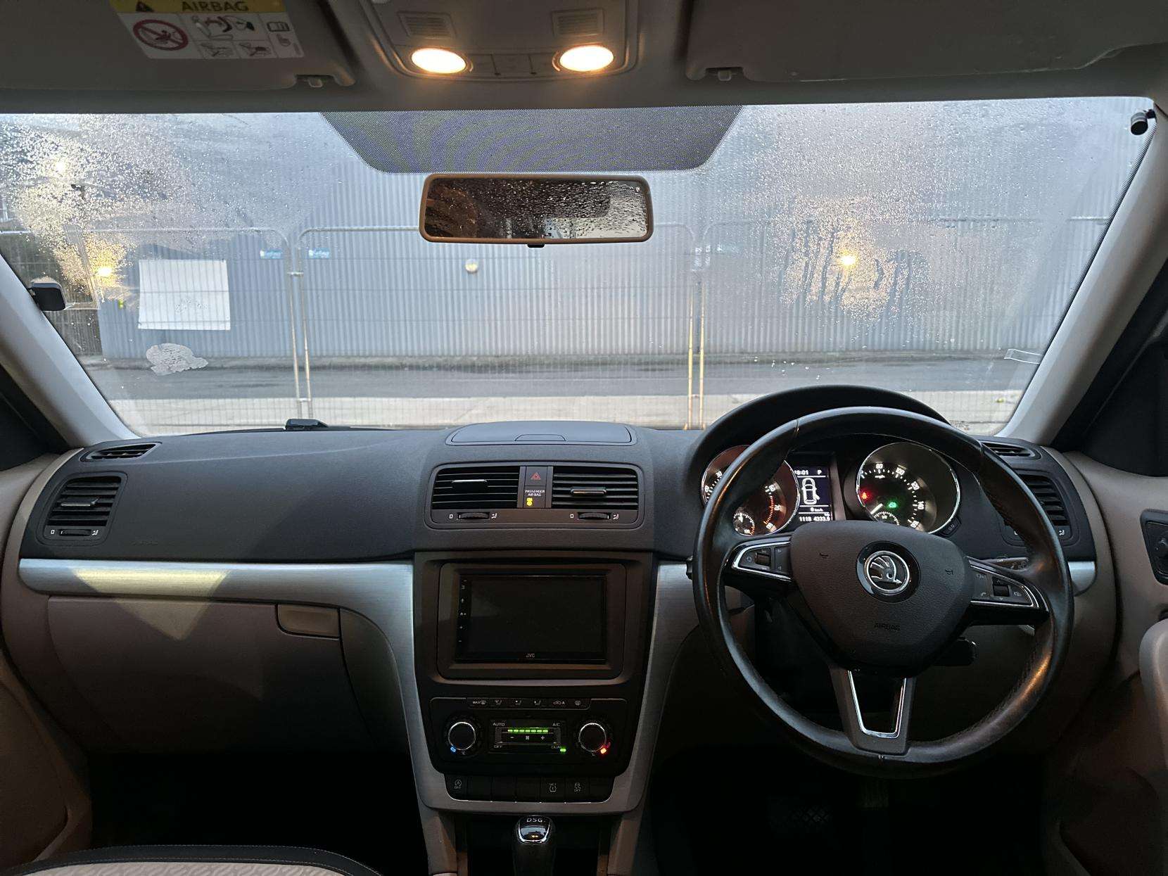 A 2016 SKODA YETI 1.2 TSI SE Outdoor 5dr Petrol DSG Euro 6 (s/s) (110 ps) A 2016 SKODA YETI 1.2 TSI SE Outdoor 5dr Petrol DSG Euro 6 (s/s) (110 ps)