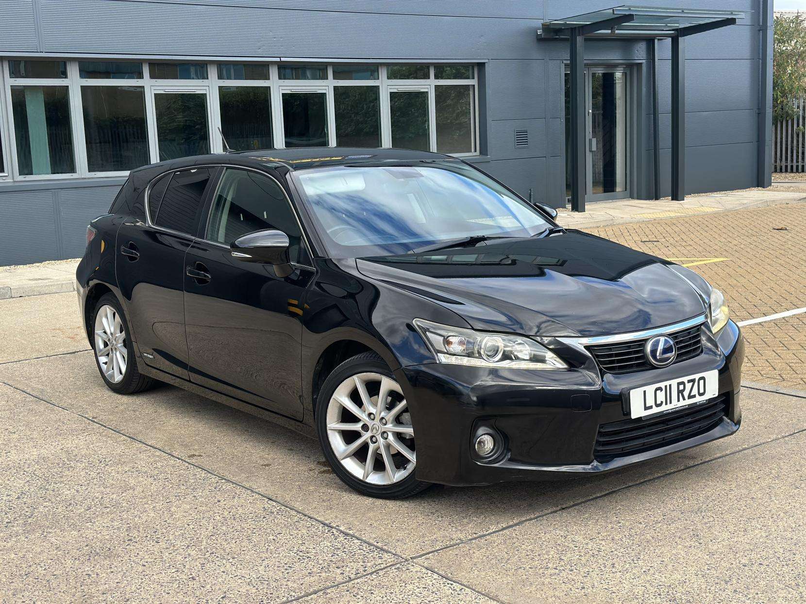 A 2011 LEXUS CT 1.8 200h SE-I Hatchback 5dr Petrol Hybrid CVT Euro 5 (s/s) (136 ps) A 2011 LEXUS CT 1.8 200h SE-I Hatchback 5dr Petrol Hybrid CVT Euro 5 (s/s) (136 ps)