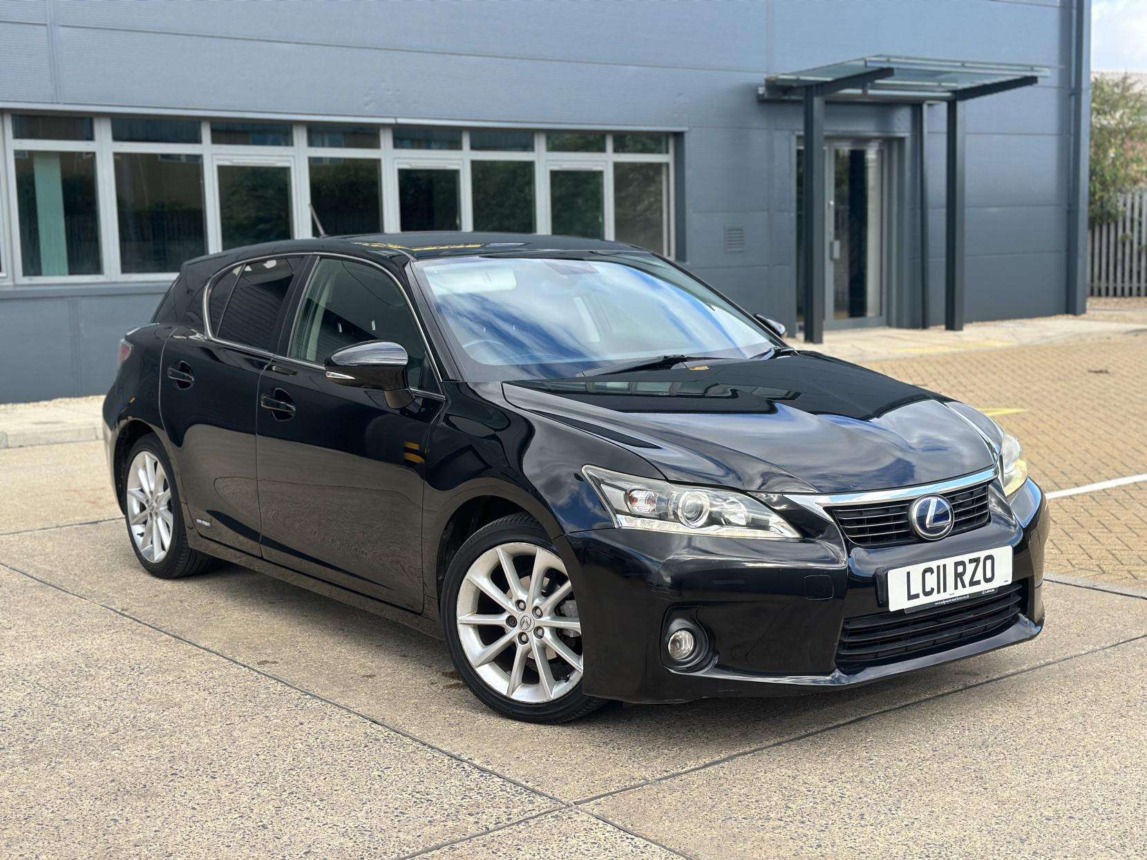 A 2011 LEXUS CT 1.8 200h SE-I Hatchback 5dr Petrol Hybrid CVT Euro 5 (s/s) (136 ps) A 2011 LEXUS CT 1.8 200h SE-I Hatchback 5dr Petrol Hybrid CVT Euro 5 (s/s) (136 ps)