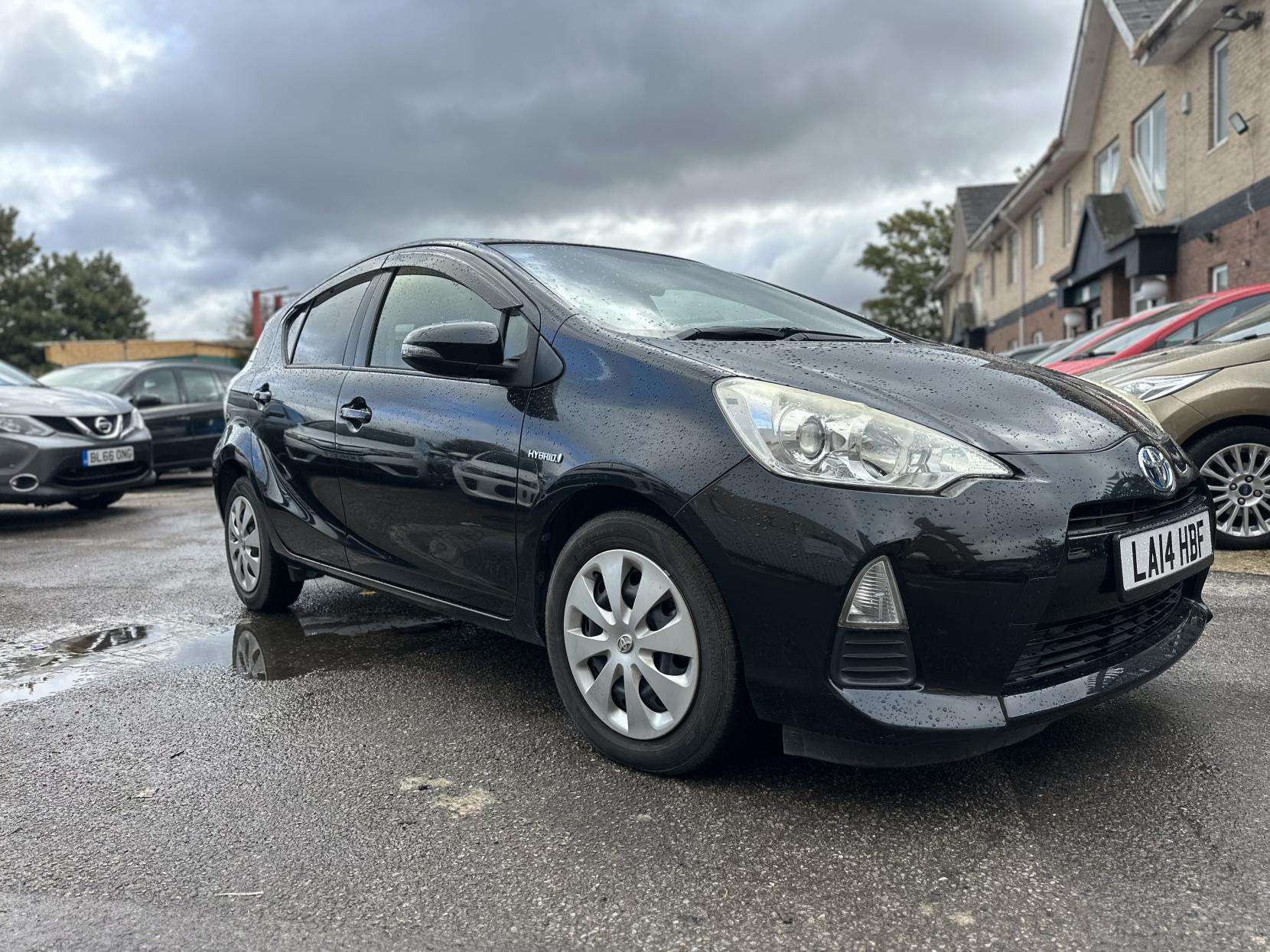 A 2014 TOYOTA AQUA 1.5 hybrid i-VTEC SE Hatchback 5dr Petrol CVT Euro 6 (s/s) (102 ps) A 2014 TOYOTA AQUA 1.5 hybrid i-VTEC SE Hatchback 5dr Petrol CVT Euro 6 (s/s) (102 ps)