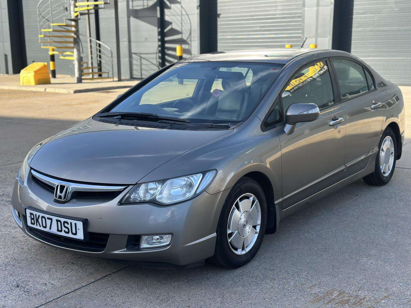 A 2007 HONDA CIVIC 1.3 IMA ES Saloon 4dr Petrol Hybrid Automatic (109 g/km, 93 bhp) A 2007 HONDA CIVIC 1.3 IMA ES Saloon 4dr Petrol Hybrid Automatic (109 g/km, 93 bhp)