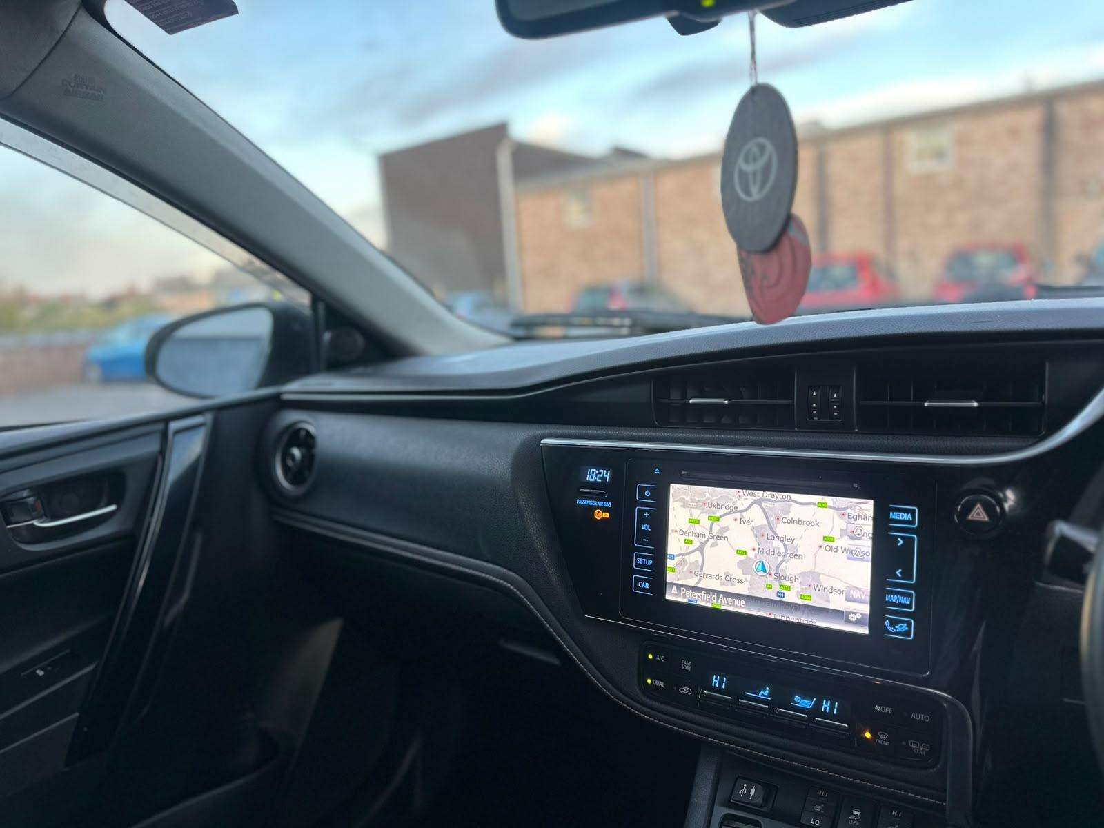 2015 TOYOTA AURIS 2015 TOYOTA AURIS