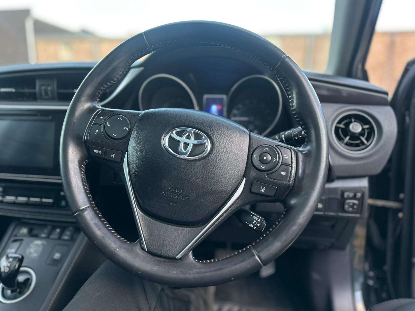 2015 TOYOTA AURIS 2015 TOYOTA AURIS