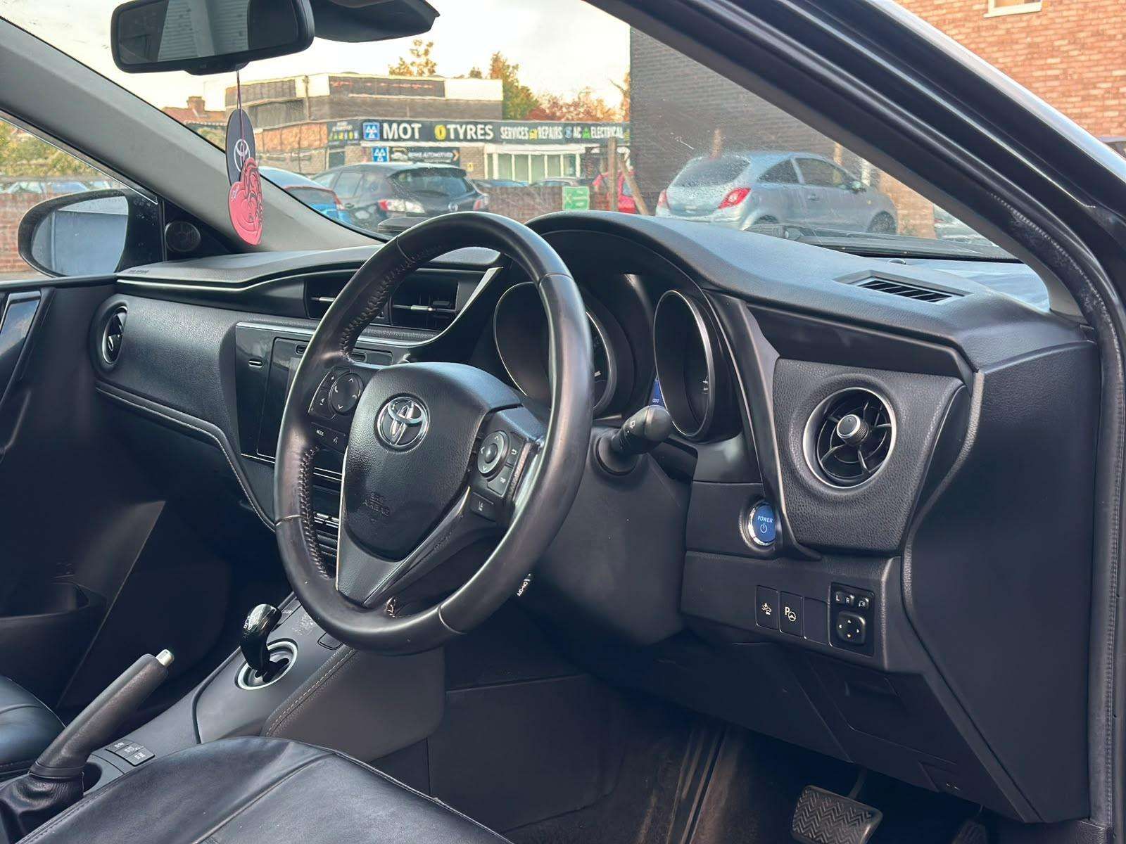 2015 TOYOTA AURIS 2015 TOYOTA AURIS