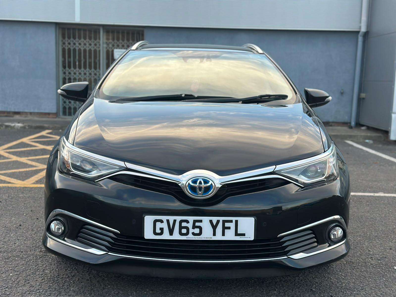 A 2015 TOYOTA AURIS 1.8 VVT-h Excel Touring Sports 5dr Petrol Hybrid CVT Euro 6 (s/s) (Safety Sense) (136 ps) A 2015 TOYOTA AURIS 1.8 VVT-h Excel Touring Sports 5dr Petrol Hybrid CVT Euro 6 (s/s) (Safety Sense) (136 ps)
