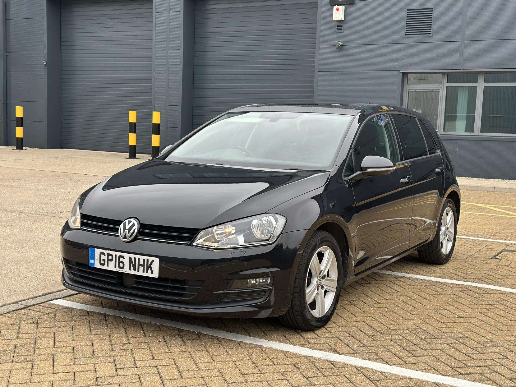 A 2016 VOLKSWAGEN GOLF 1.4 TSI BlueMotion Tech Match Edition Hatchback 5dr Petrol DSG Euro 6 (s/s) (125 ps) A 2016 VOLKSWAGEN GOLF 1.4 TSI BlueMotion Tech Match Edition Hatchback 5dr Petrol DSG Euro 6 (s/s) (125 ps)