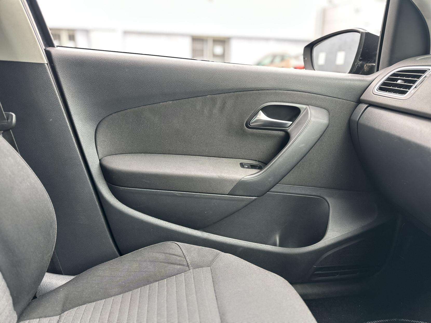 2011 VOLKSWAGEN POLO 2011 VOLKSWAGEN POLO