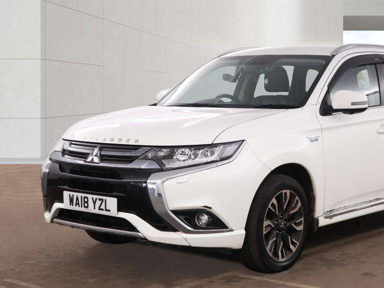A 2018 MITSUBISHI OUTLANDER 2.0h 12kWh 4h SUV 5dr Petrol Plug-in Hybrid CVT 4WD Euro 6 (s/s) (200 ps) A 2018 MITSUBISHI OUTLANDER 2.0h 12kWh 4h SUV 5dr Petrol Plug-in Hybrid CVT 4WD Euro 6 (s/s) (200 ps)