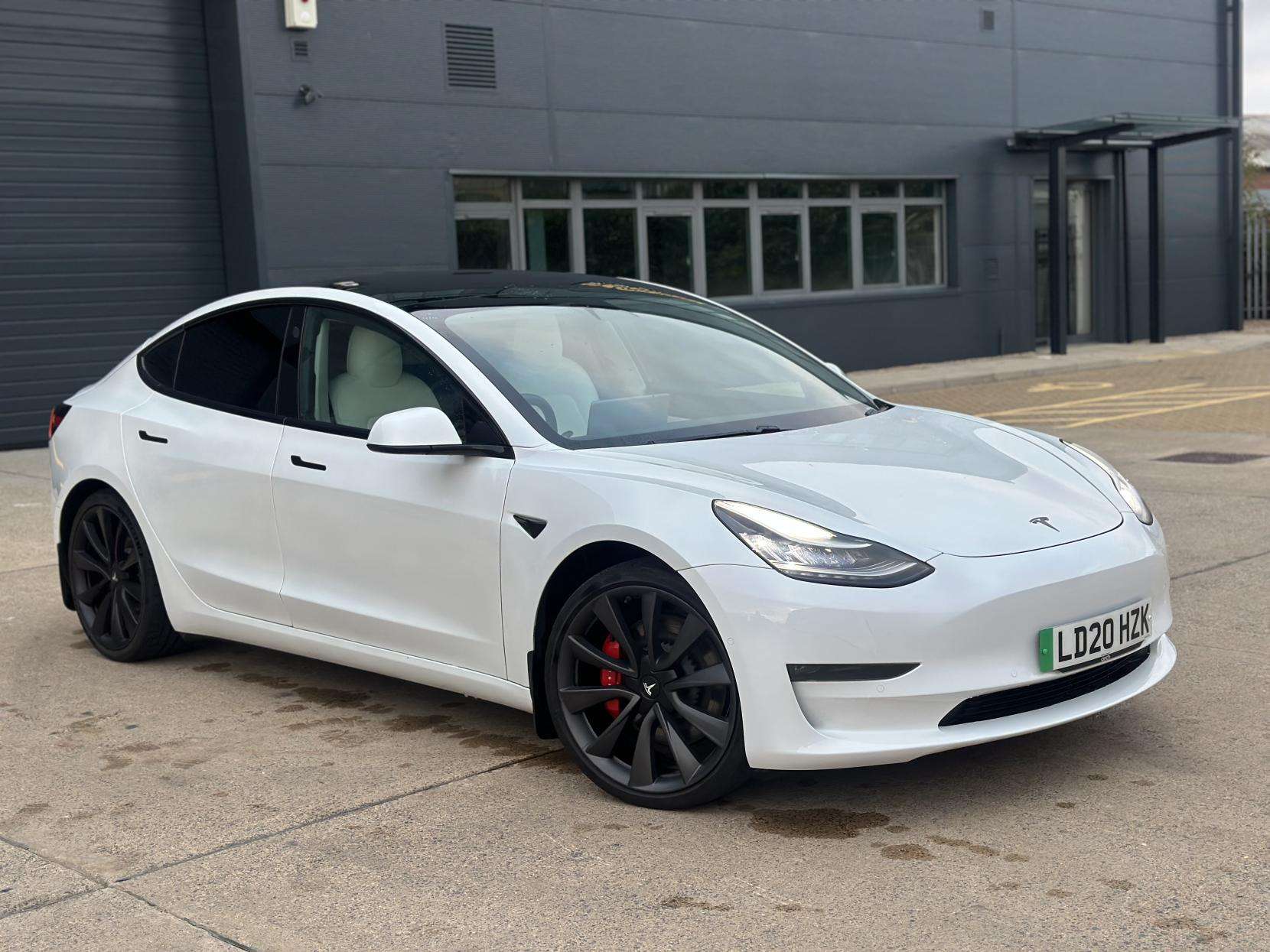 A 2020 TESLA MODEL 3 (Dual Motor) Performance Saloon 4dr Electric Auto 4WDE (Performance Upgrade) (449 bhp) A 2020 TESLA MODEL 3 (Dual Motor) Performance Saloon 4dr Electric Auto 4WDE (Performance Upgrade) (449 bhp)