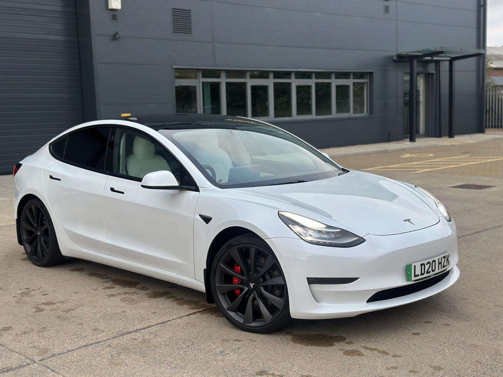 A 2020 TESLA MODEL 3 (Dual Motor) Performance Saloon 4dr Electric Auto 4WDE (Performance Upgrade) (449 bhp) A 2020 TESLA MODEL 3 (Dual Motor) Performance Saloon 4dr Electric Auto 4WDE (Performance Upgrade) (449 bhp)