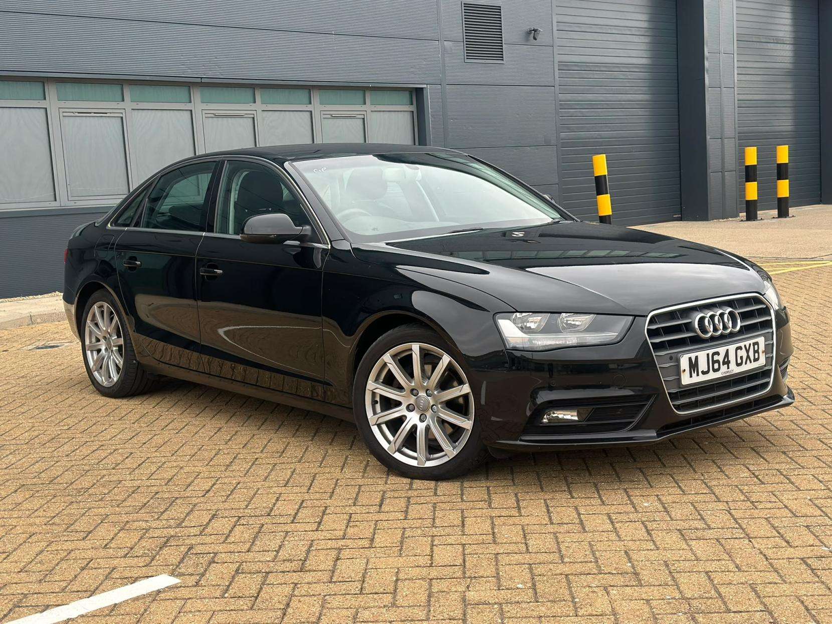 A 2014 AUDI A4 2.0 TDI SE Technik Saloon 4dr Diesel Multitronic Euro 5 (s/s) (150 ps) A 2014 AUDI A4 2.0 TDI SE Technik Saloon 4dr Diesel Multitronic Euro 5 (s/s) (150 ps)