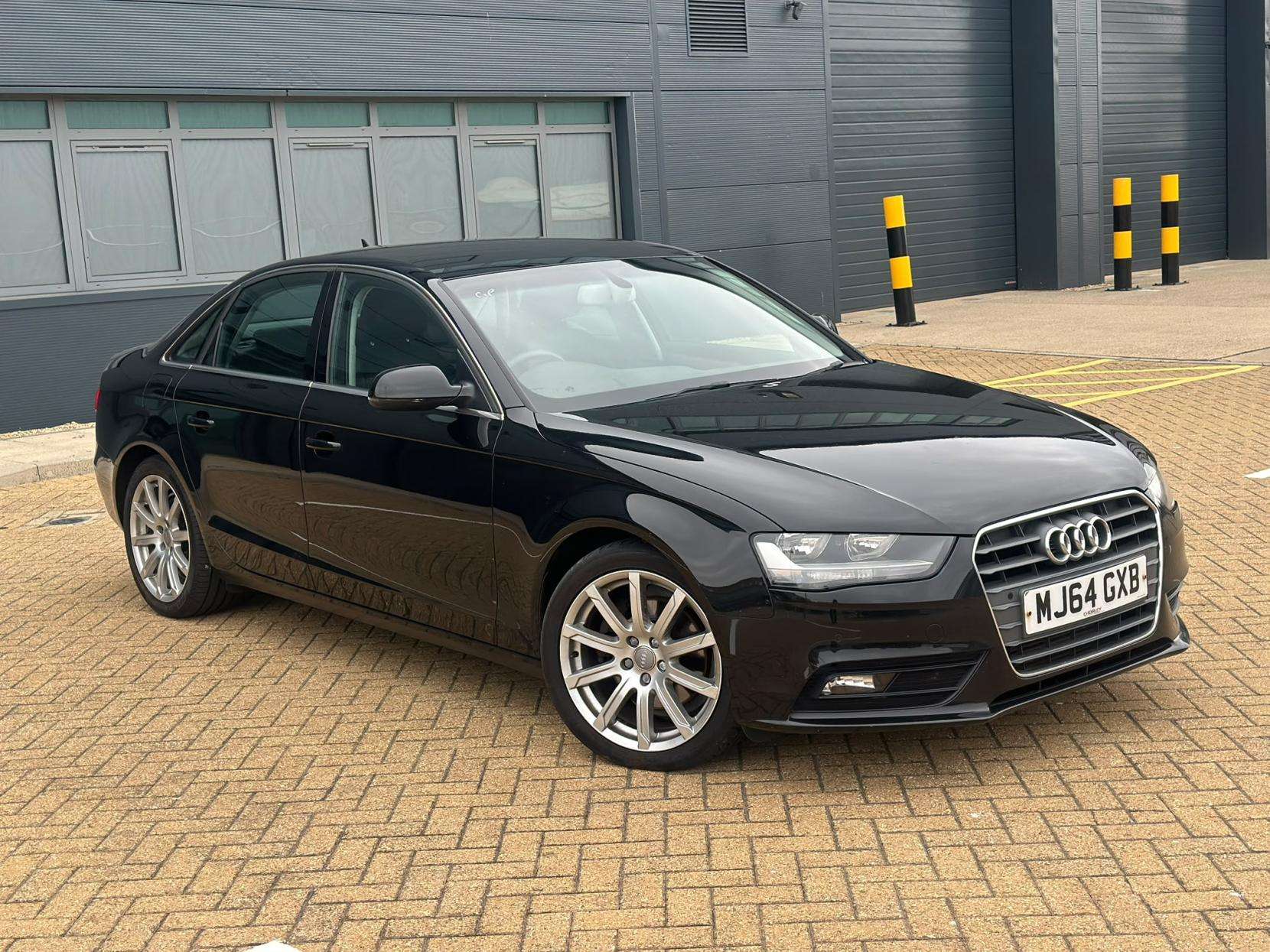 A 2014 AUDI A4 2.0 TDI SE Technik Saloon 4dr Diesel Multitronic Euro 5 (s/s) (150 ps) A 2014 AUDI A4 2.0 TDI SE Technik Saloon 4dr Diesel Multitronic Euro 5 (s/s) (150 ps)