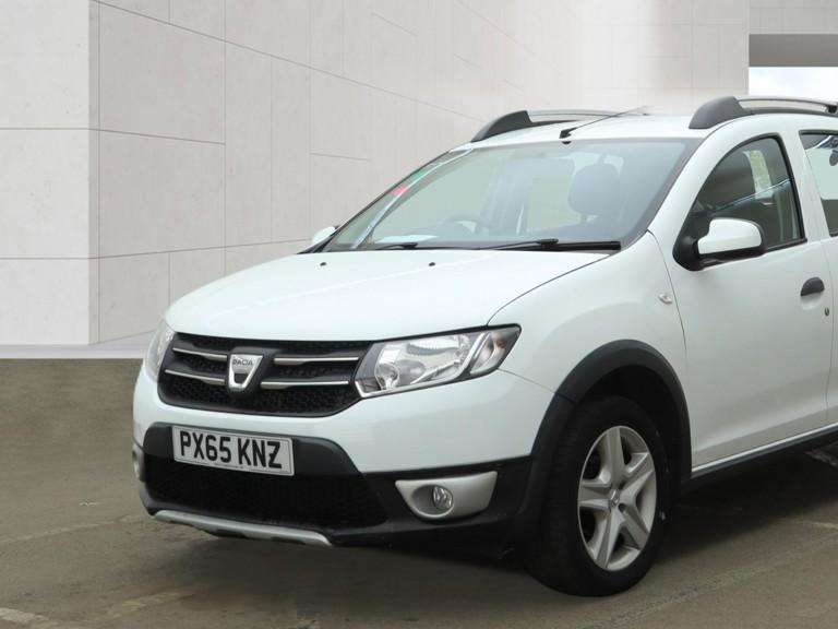 A 2015 DACIA SANDERO STEPWAY 0.9 TCe Laureate Hatchback 5dr Petrol Manual Euro 6 (s/s) (90 ps) A 2015 DACIA SANDERO STEPWAY 0.9 TCe Laureate Hatchback 5dr Petrol Manual Euro 6 (s/s) (90 ps)
