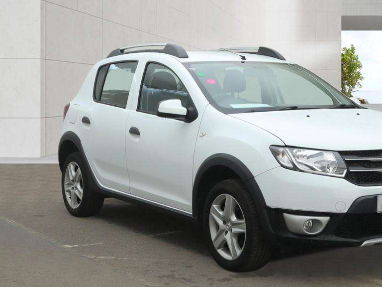 A 2015 DACIA SANDERO STEPWAY 0.9 TCe Laureate Hatchback 5dr Petrol Manual Euro 6 (s/s) (90 ps) A 2015 DACIA SANDERO STEPWAY 0.9 TCe Laureate Hatchback 5dr Petrol Manual Euro 6 (s/s) (90 ps)