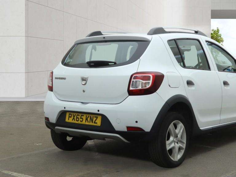 A 2015 DACIA SANDERO STEPWAY 0.9 TCe Laureate Hatchback 5dr Petrol Manual Euro 6 (s/s) (90 ps) A 2015 DACIA SANDERO STEPWAY 0.9 TCe Laureate Hatchback 5dr Petrol Manual Euro 6 (s/s) (90 ps)
