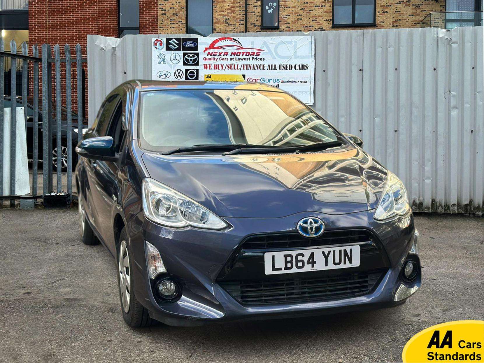A 2015 TOYOTA YARIS A 2015 TOYOTA YARIS