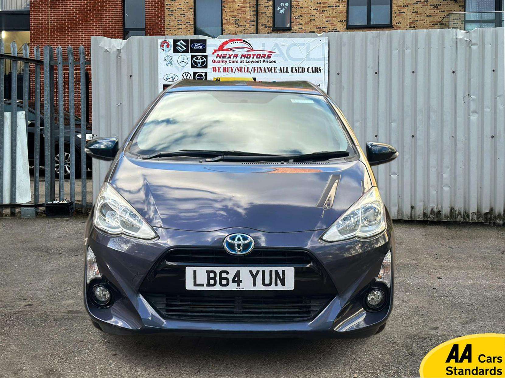 A 2015 TOYOTA YARIS A 2015 TOYOTA YARIS