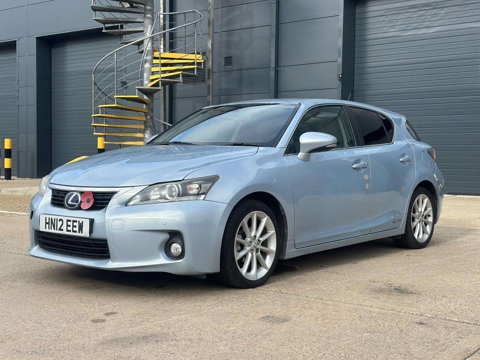 A 2012 LEXUS CT 1.8 200h SE-L Hatchback 5dr Petrol Hybrid CVT Euro 5 (s/s) (136 ps) A 2012 LEXUS CT 1.8 200h SE-L Hatchback 5dr Petrol Hybrid CVT Euro 5 (s/s) (136 ps)