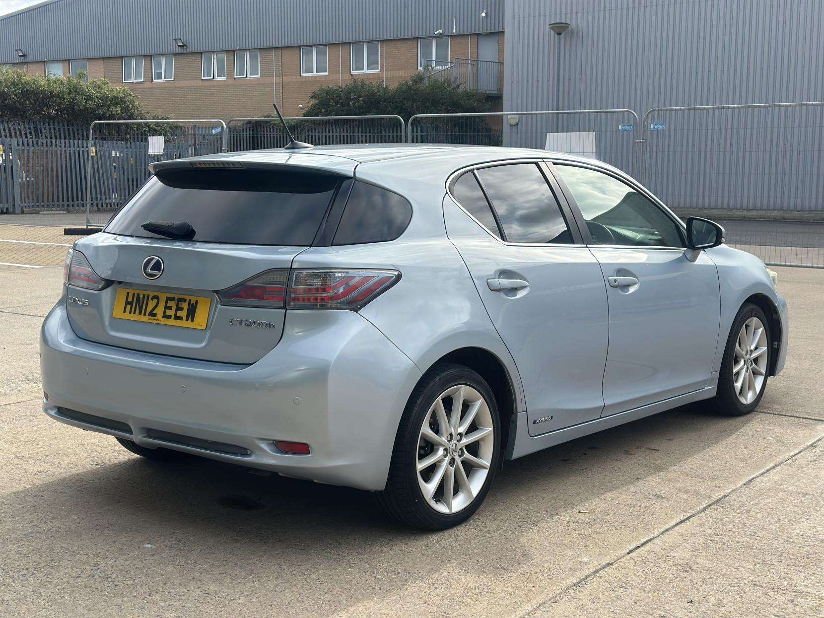 A 2012 LEXUS CT 1.8 200h SE-L Hatchback 5dr Petrol Hybrid CVT Euro 5 (s/s) (136 ps) A 2012 LEXUS CT 1.8 200h SE-L Hatchback 5dr Petrol Hybrid CVT Euro 5 (s/s) (136 ps)