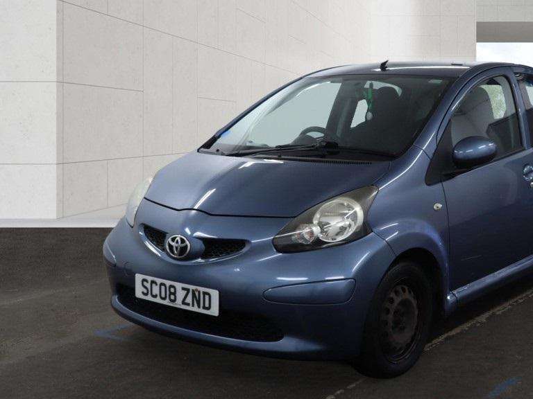 A 2008 TOYOTA AYGO 1.0 VVT-i Blue Hatchback 5dr Petrol MultiMode Euro 4 (67 bhp) A 2008 TOYOTA AYGO 1.0 VVT-i Blue Hatchback 5dr Petrol MultiMode Euro 4 (67 bhp)