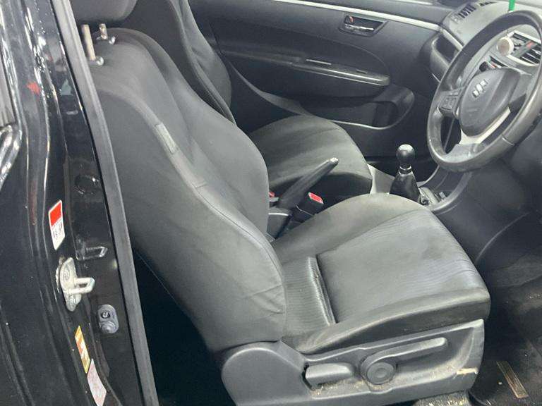 2012 SUZUKI SWIFT 2012 SUZUKI SWIFT