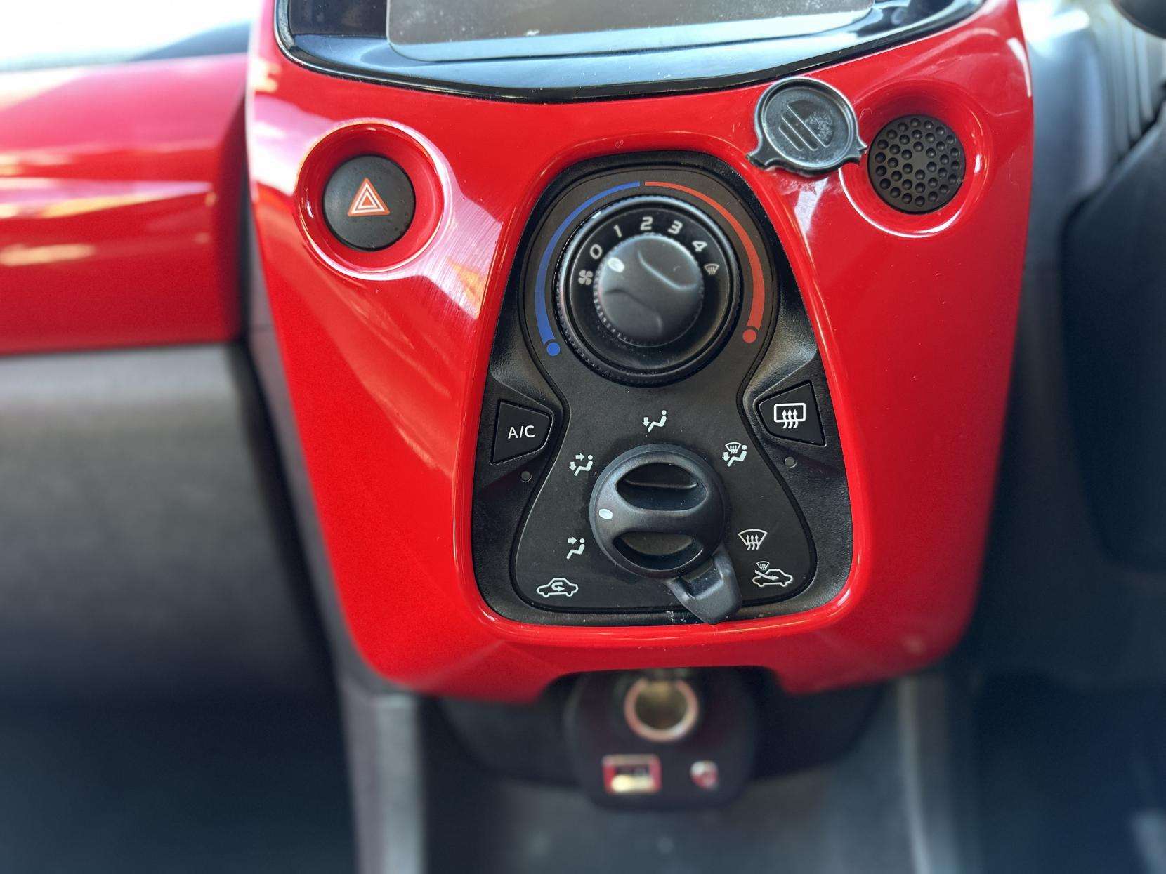 2014 TOYOTA AYGO 2014 TOYOTA AYGO