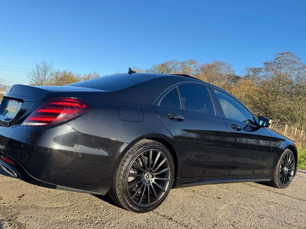 A 2018 MERCEDES-BENZ S-CLASS 2.9 S 350 D AMG LINE PREMIUM BLACK EDITION 4d 282 BHP HEATED & COOLED SEATS A 2018 MERCEDES-BENZ S-CLASS 2.9 S 350 D AMG LINE PREMIUM BLACK EDITION 4d 282 BHP HEATED & COOLED SEATS