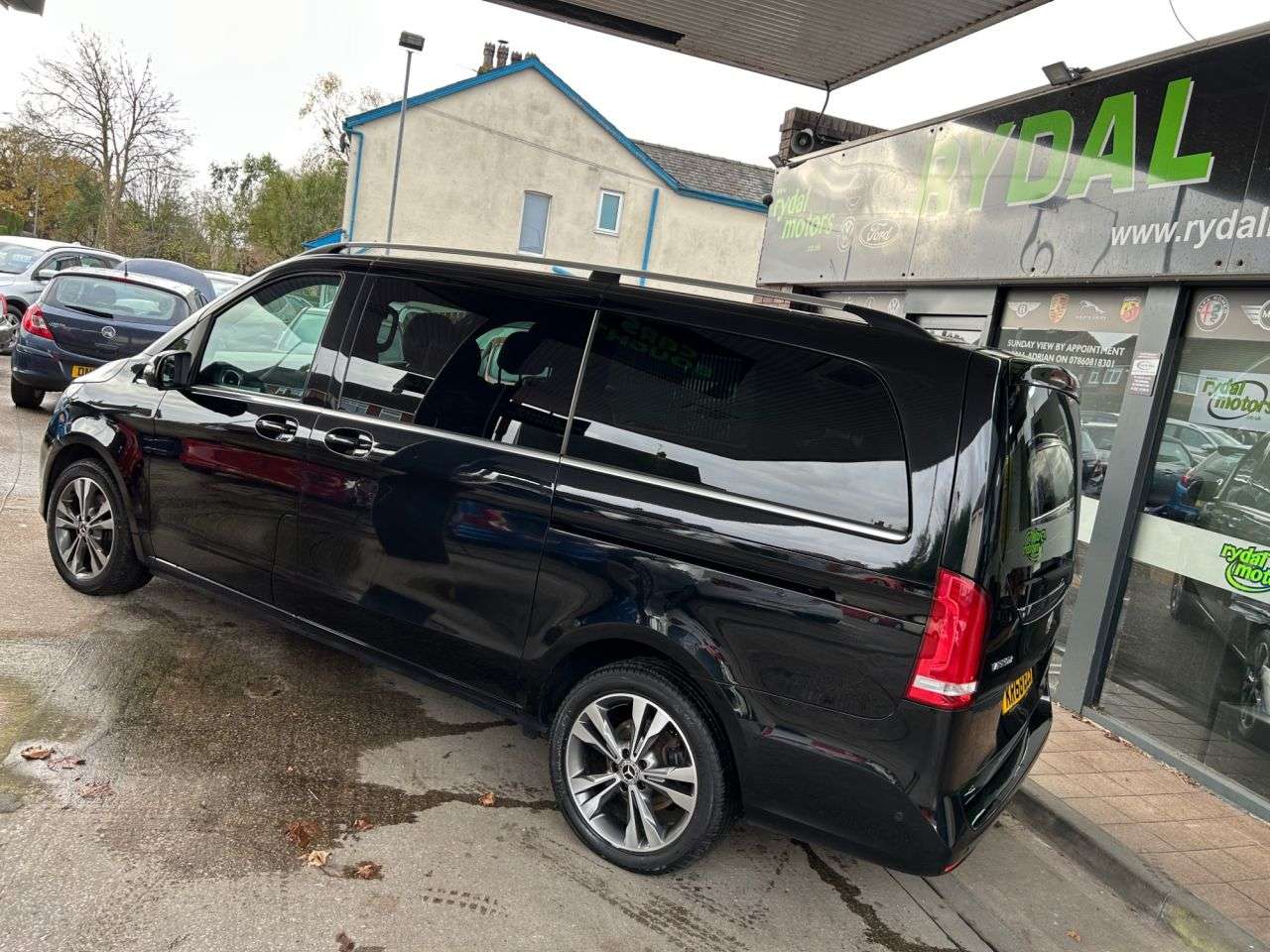A 2018 MERCEDES-BENZ V-CLASS 2.1 V220 D SPORT L 5d 161 BHP HIGH SPEC, PAN GLASS ROOF A 2018 MERCEDES-BENZ V-CLASS 2.1 V220 D SPORT L 5d 161 BHP HIGH SPEC, PAN GLASS ROOF