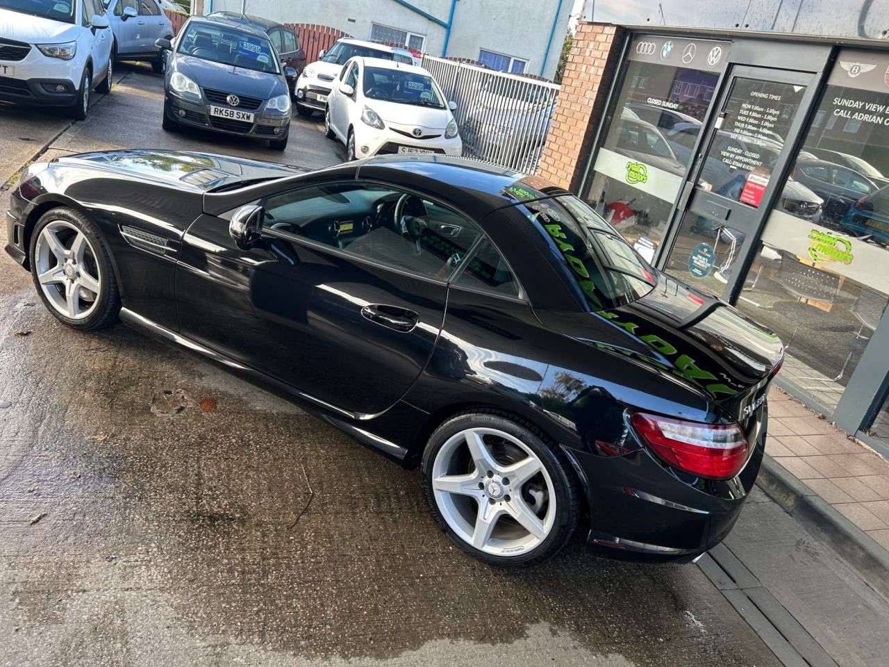 A 2012 MERCEDES-BENZ SLK 2.1 SLK250 CDI BlueEfficiency AMG Sport Convertible 2dr Diesel G-Tronic+ Eu A 2012 MERCEDES-BENZ SLK 2.1 SLK250 CDI BlueEfficiency AMG Sport Convertible 2dr Diesel G-Tronic+ Eu