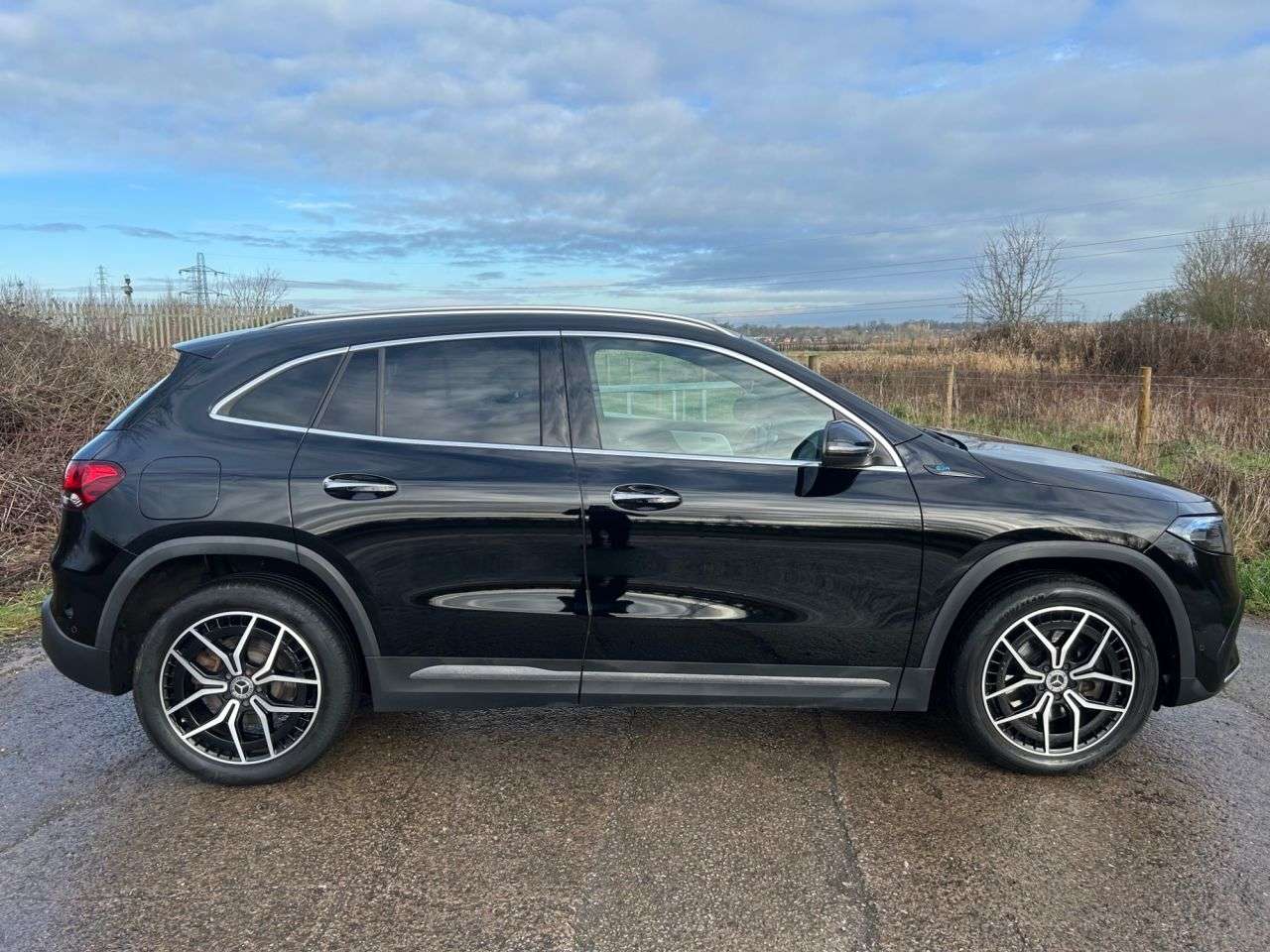 A 2021 MERCEDES-BENZ EQA EQA 250 66.5kWh AMG Line (Premium) SUV 5dr Electric Auto (190 ps) HEATED FR A 2021 MERCEDES-BENZ EQA EQA 250 66.5kWh AMG Line (Premium) SUV 5dr Electric Auto (190 ps) HEATED FR