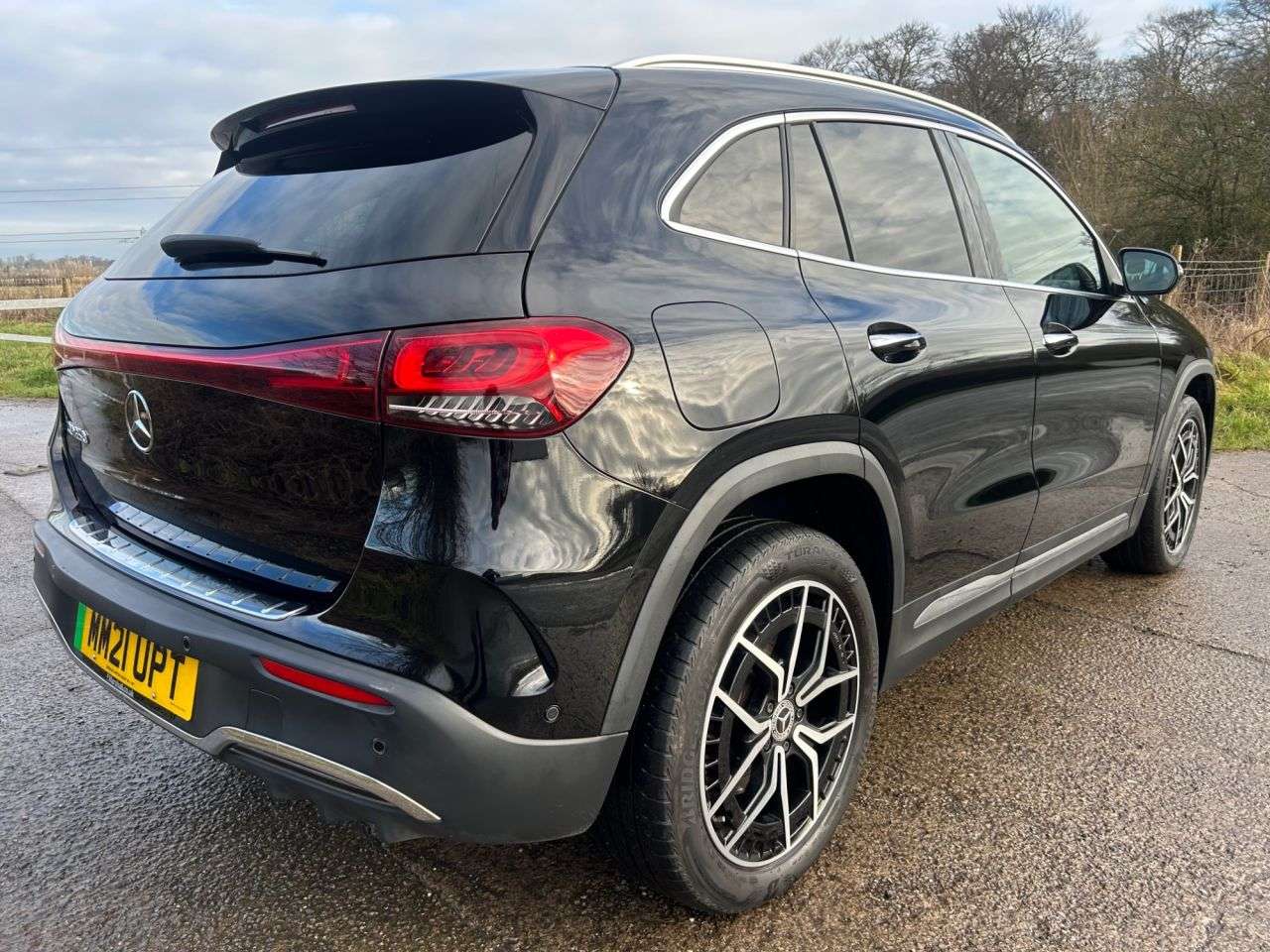 A 2021 MERCEDES-BENZ EQA EQA 250 66.5kWh AMG Line (Premium) SUV 5dr Electric Auto (190 ps) HEATED FR A 2021 MERCEDES-BENZ EQA EQA 250 66.5kWh AMG Line (Premium) SUV 5dr Electric Auto (190 ps) HEATED FR