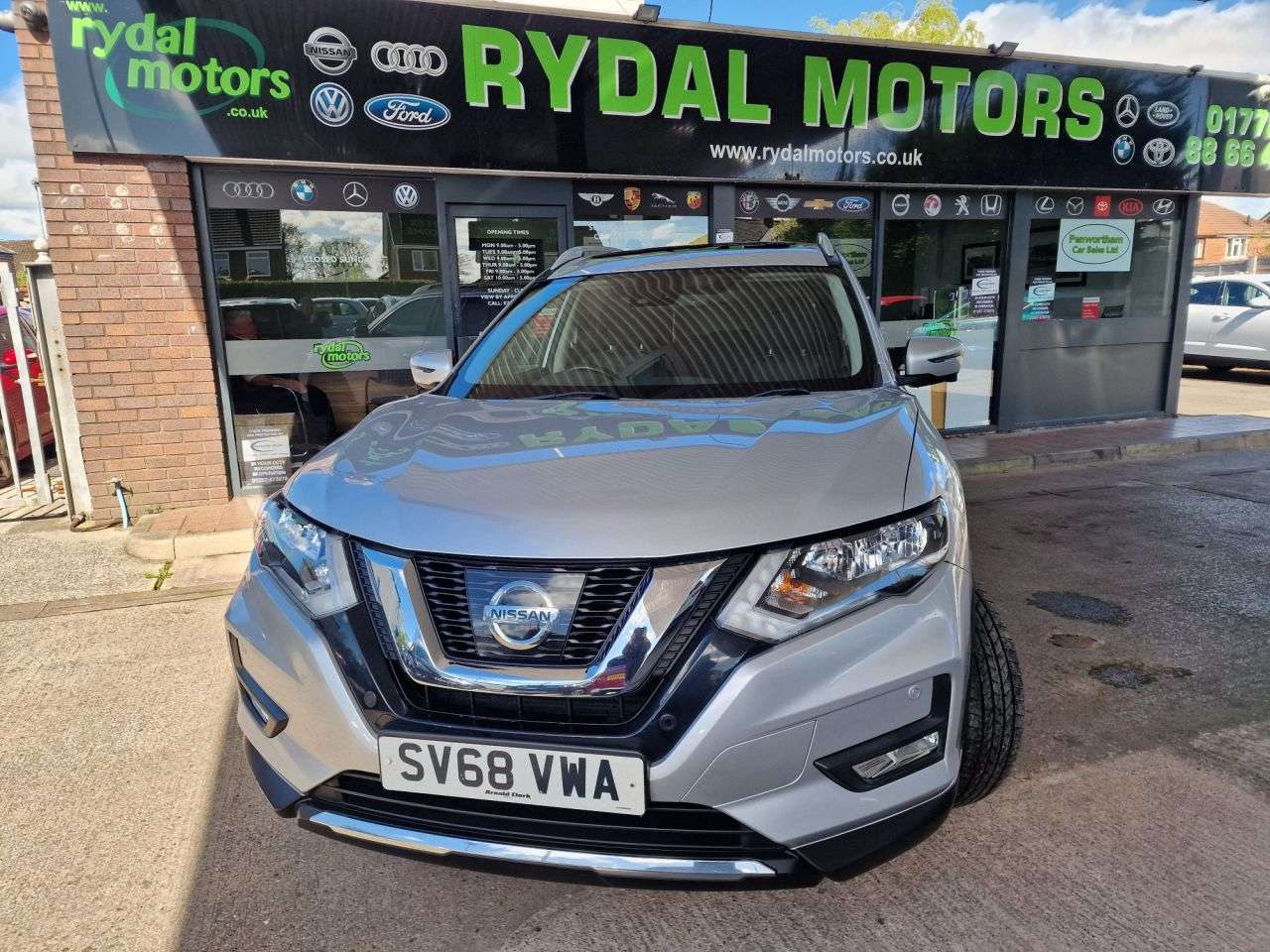 A 2018 NISSAN X-TRAIL 1.6 dCi N-Connecta SUV 5dr Diesel Manual Euro 6 (s/s) (130 ps) SAT NAV A 2018 NISSAN X-TRAIL 1.6 dCi N-Connecta SUV 5dr Diesel Manual Euro 6 (s/s) (130 ps) SAT NAV