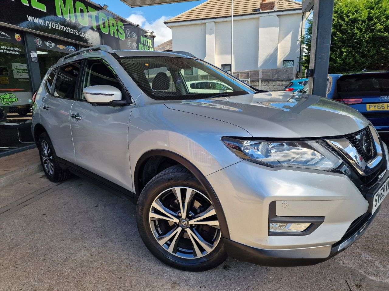 A 2018 NISSAN X-TRAIL 1.6 dCi N-Connecta SUV 5dr Diesel Manual Euro 6 (s/s) (130 ps) SAT NAV A 2018 NISSAN X-TRAIL 1.6 dCi N-Connecta SUV 5dr Diesel Manual Euro 6 (s/s) (130 ps) SAT NAV