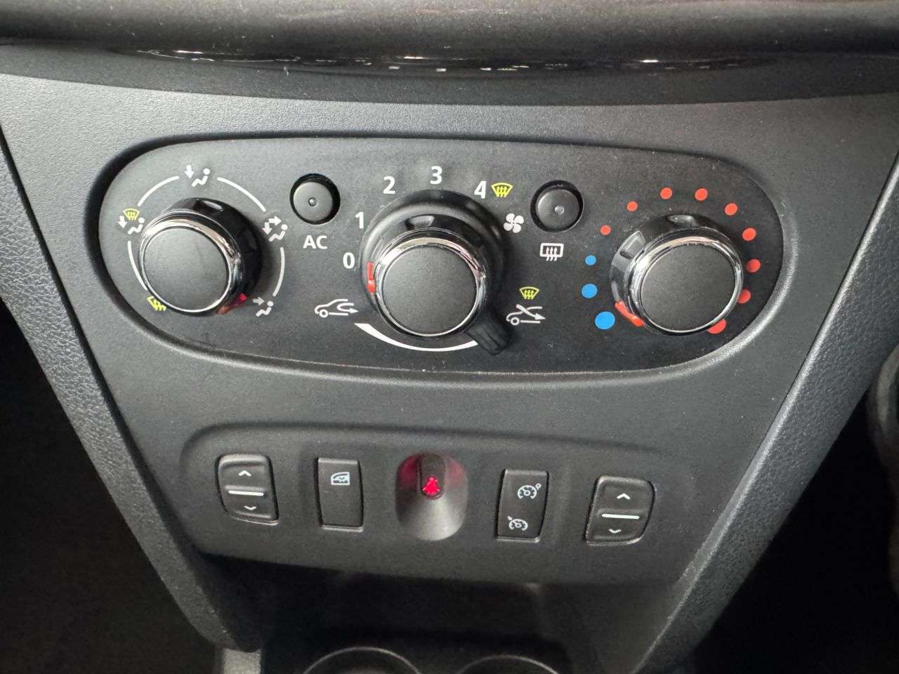 2013 DACIA SANDERO STEPWAY 2013 DACIA SANDERO STEPWAY