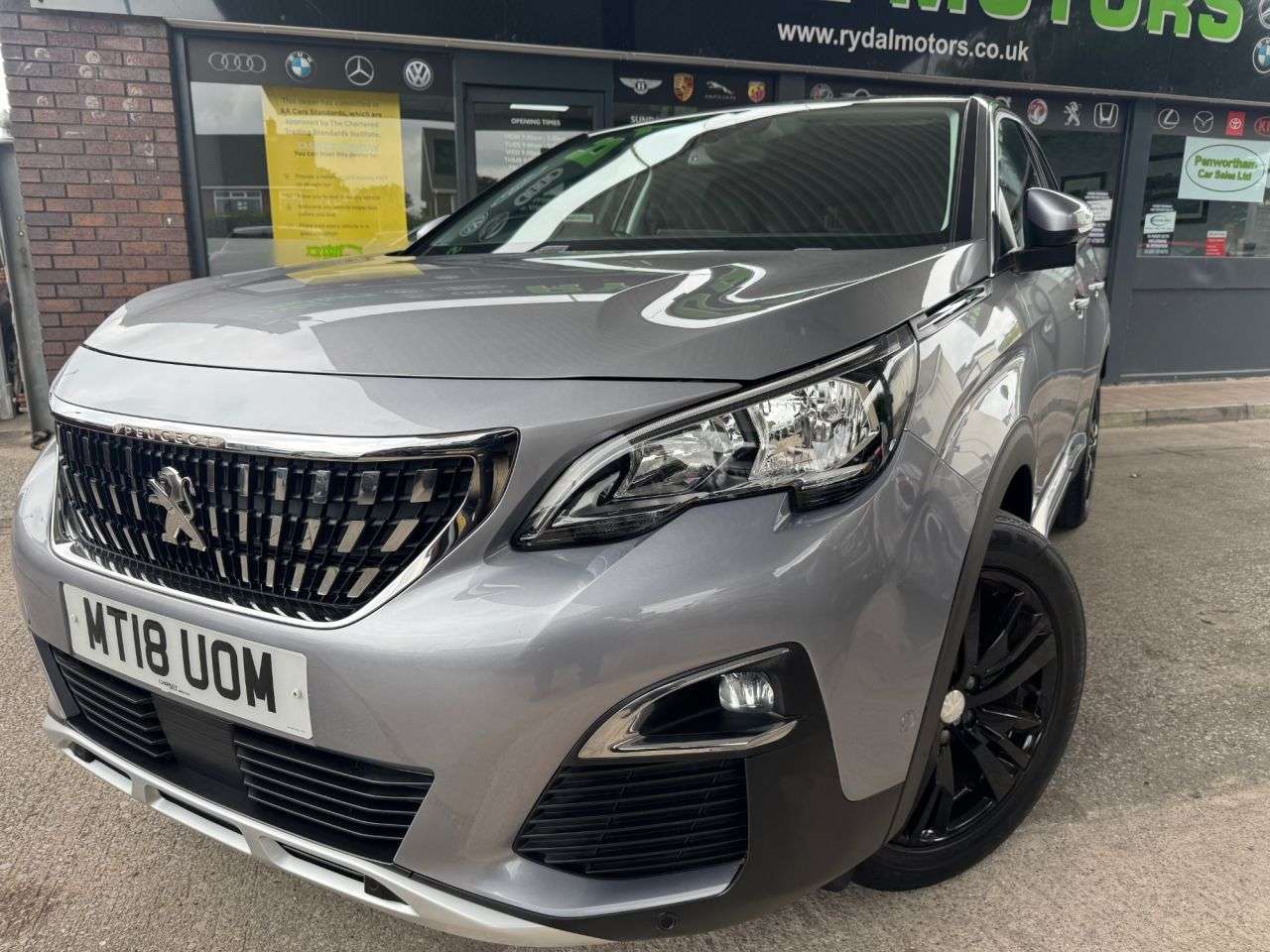 A 2018 PEUGEOT 3008 1.2 PureTech Allure SUV 5dr Petrol Manual Euro 6 (s/s) (130 ps) REVERSE CAM A 2018 PEUGEOT 3008 1.2 PureTech Allure SUV 5dr Petrol Manual Euro 6 (s/s) (130 ps) REVERSE CAM