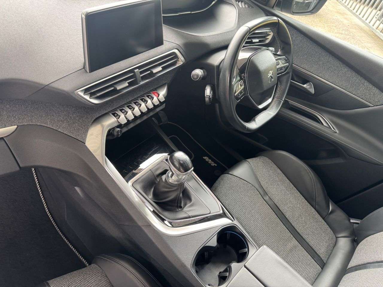 2018 PEUGEOT 3008 2018 PEUGEOT 3008