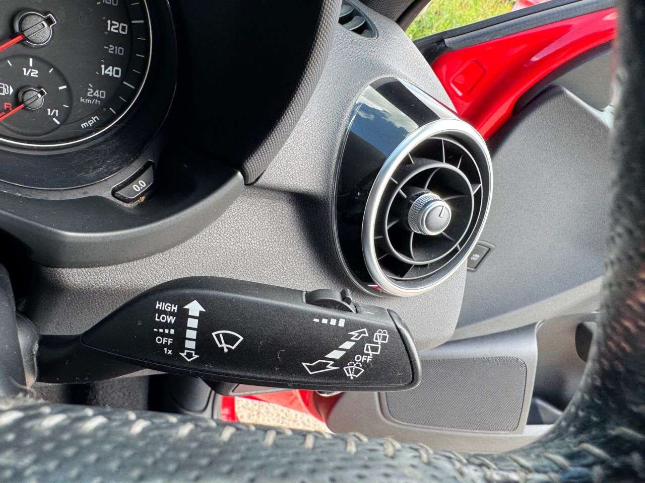 2016 AUDI A1 2016 AUDI A1