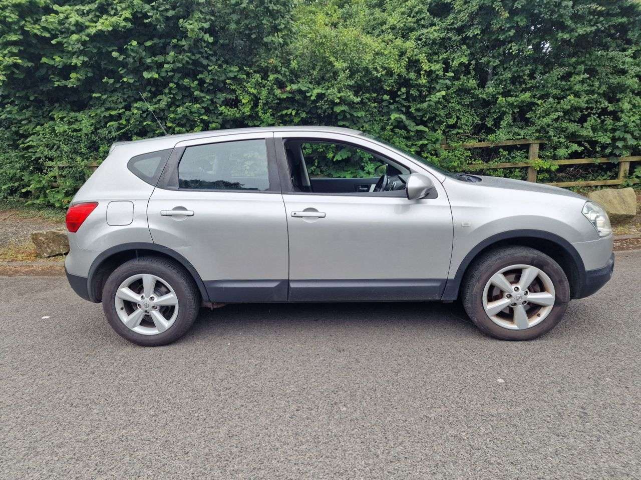A 2009 NISSAN QASHQAI 1.6 5d 113 BHP A 2009 NISSAN QASHQAI 1.6 5d 113 BHP