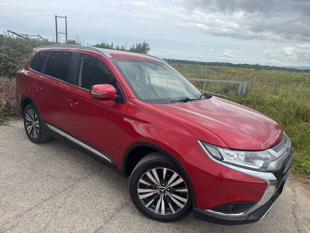 A 2018 MITSUBISHI OUTLANDER 2.4 LS PETROL CVT 2WD A 2018 MITSUBISHI OUTLANDER 2.4 LS PETROL CVT 2WD