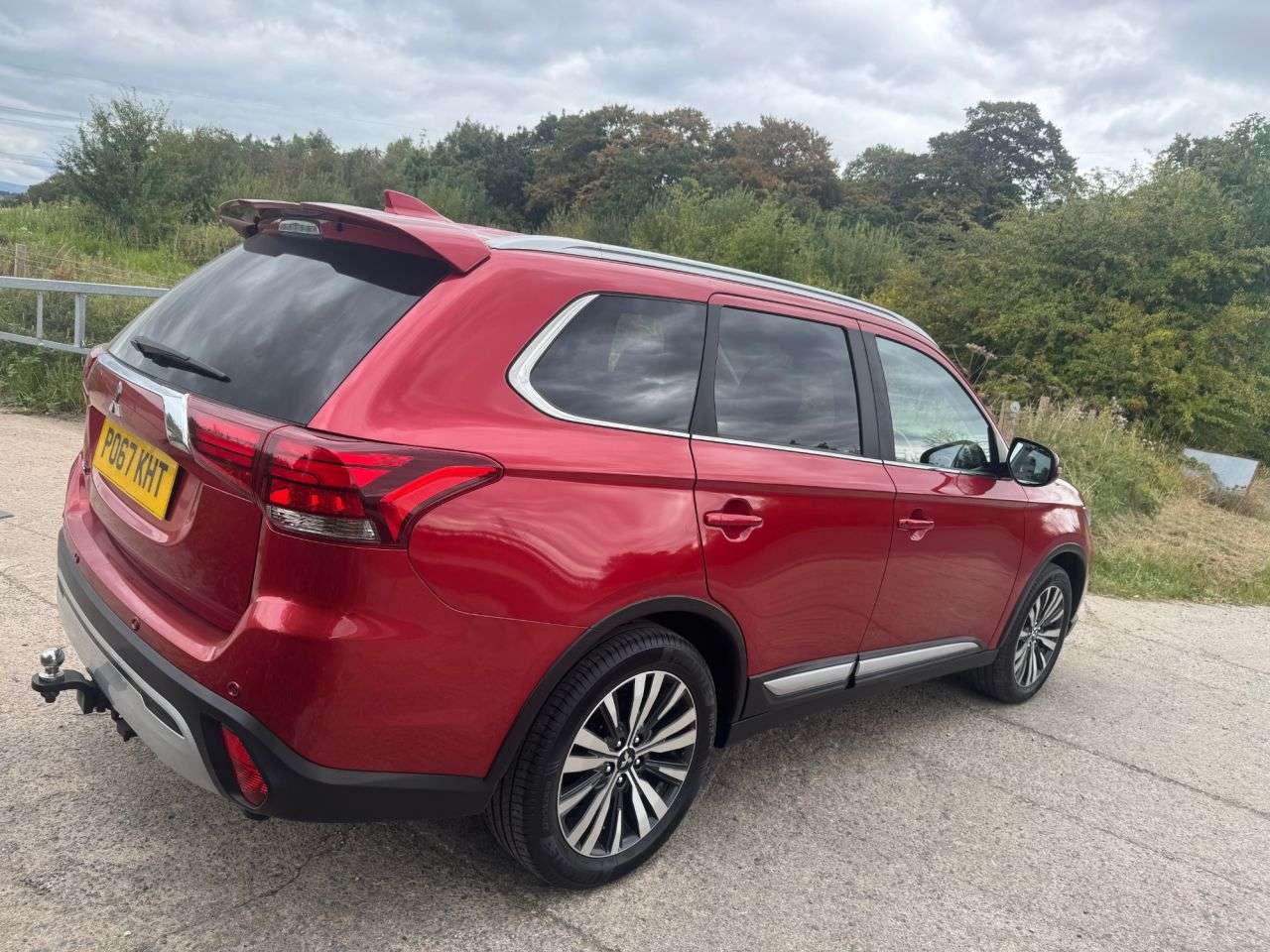 A 2018 MITSUBISHI OUTLANDER 2.4 LS PETROL CVT 2WD A 2018 MITSUBISHI OUTLANDER 2.4 LS PETROL CVT 2WD